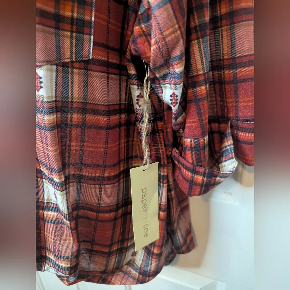 Paper + Tee Red/BlacK Plaid Flannel Shirt Tie Front 3/4 Roll-Tab Sleeve, Size 2X - Picture 4 of 11
